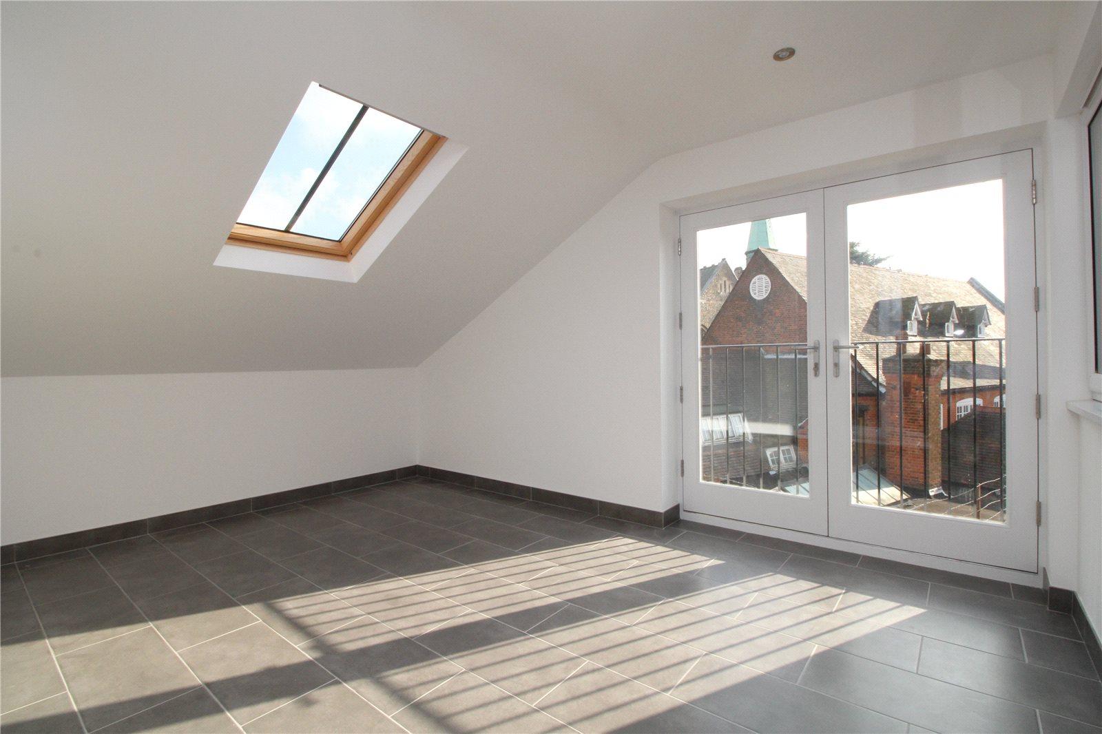 3 bedroom Apartment to rent - Martyn Gerrard