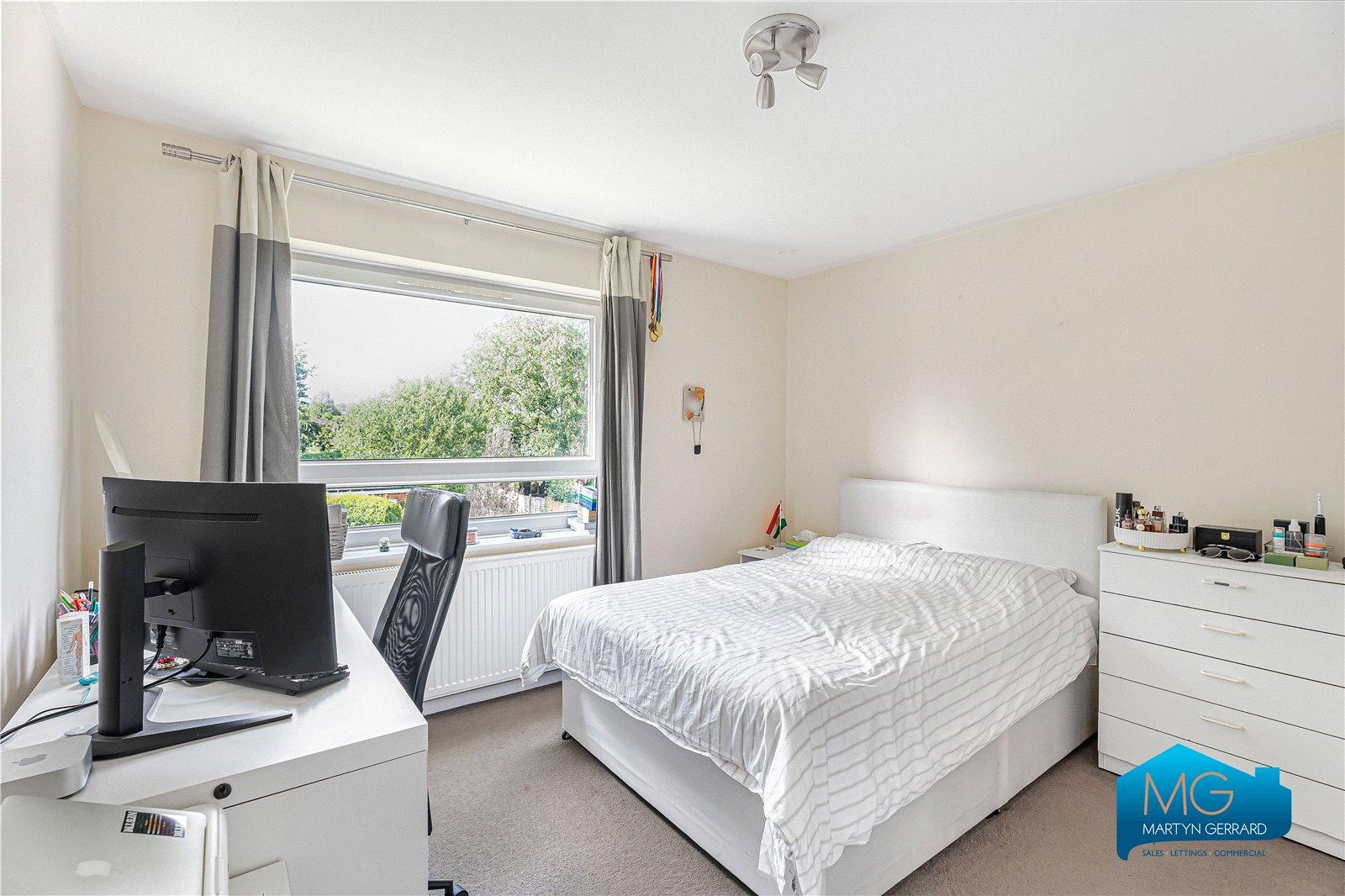 2 bedroom Apartment to rent - Martyn Gerrard