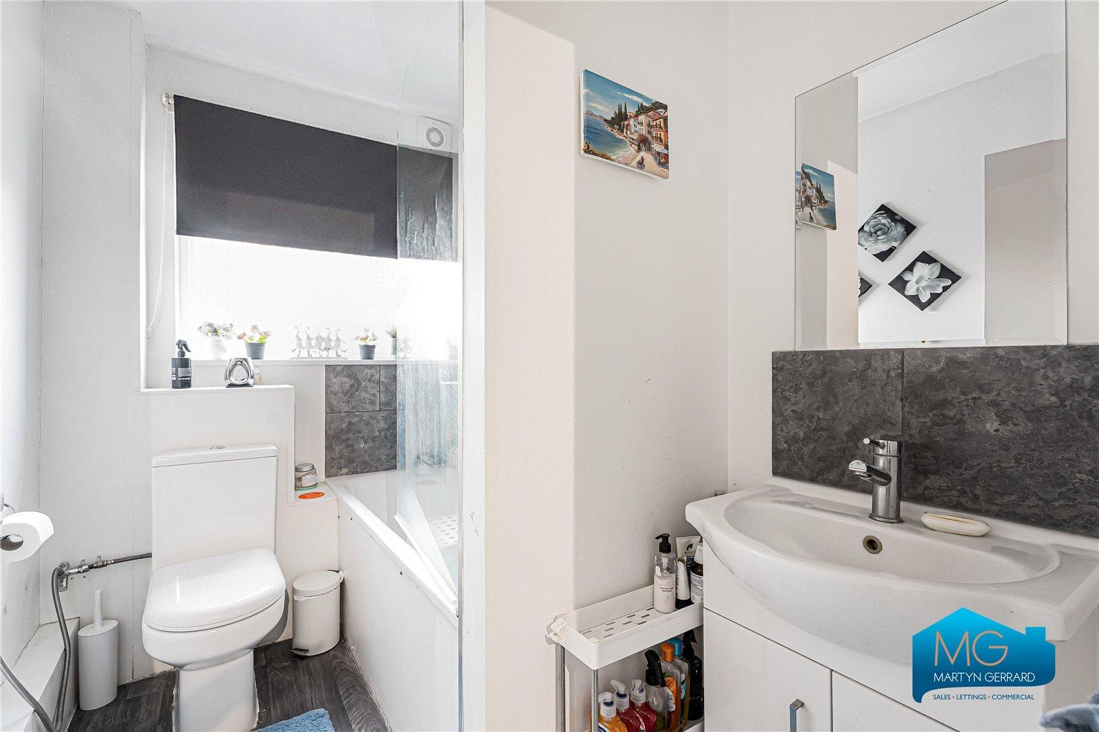 2 bedroom Apartment to rent - Martyn Gerrard