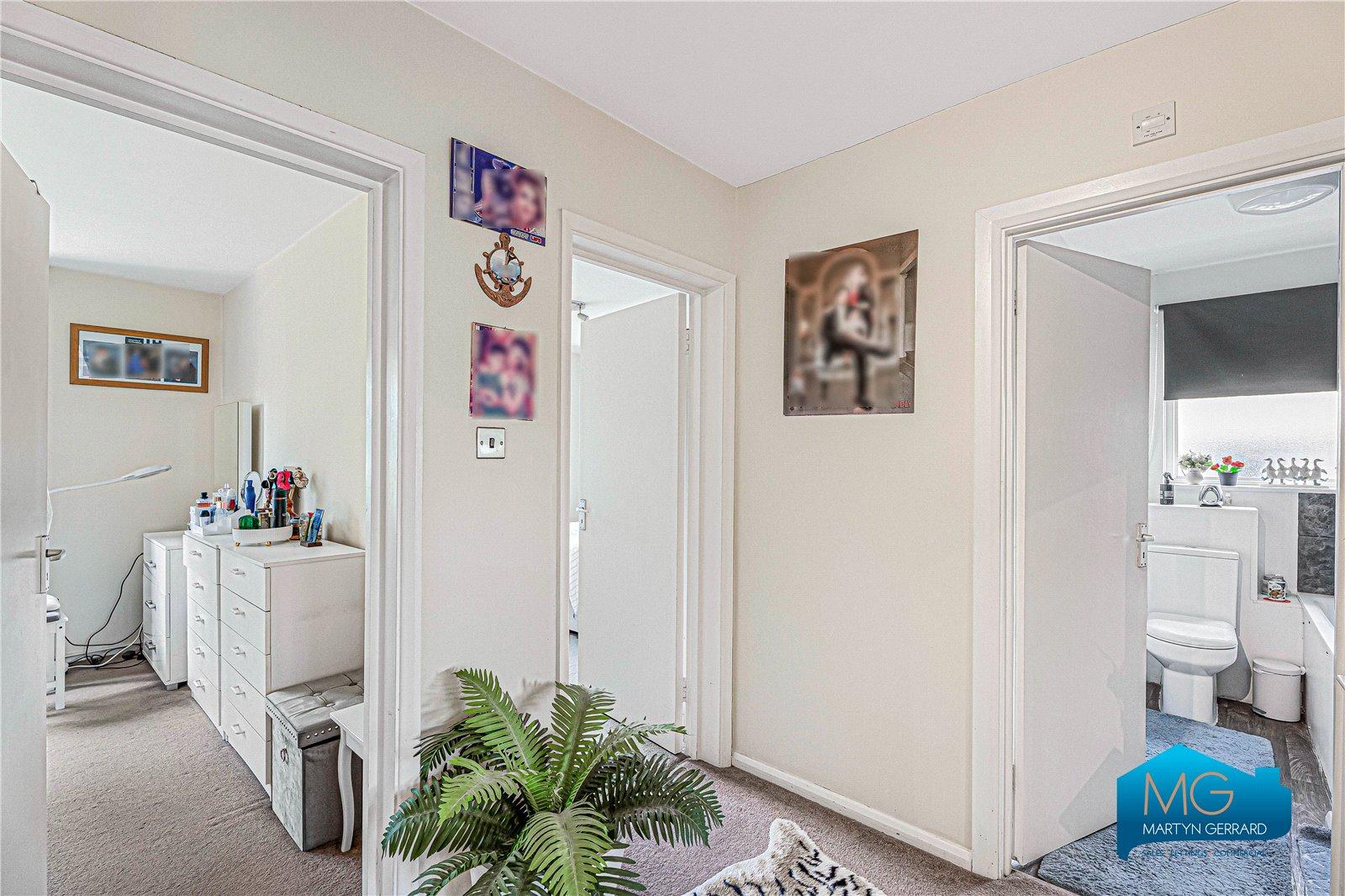 2 bedroom Apartment to rent - Martyn Gerrard