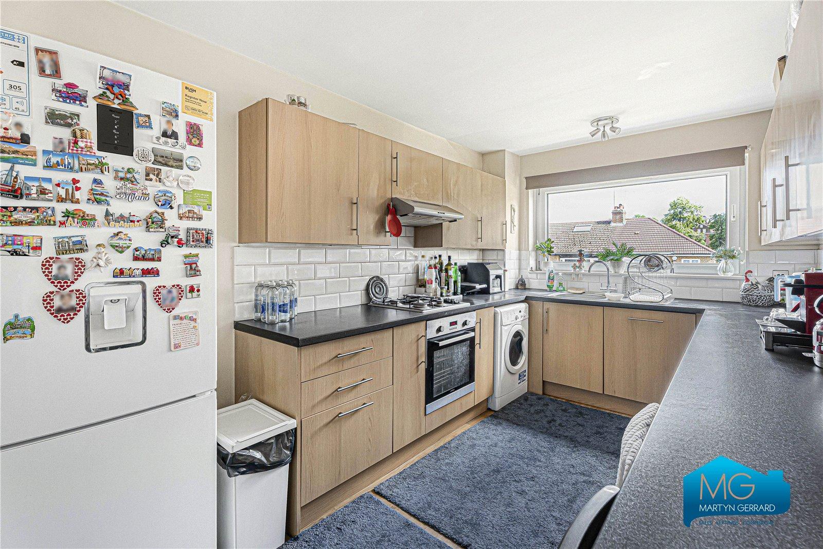 2 bedroom Apartment to rent - Martyn Gerrard