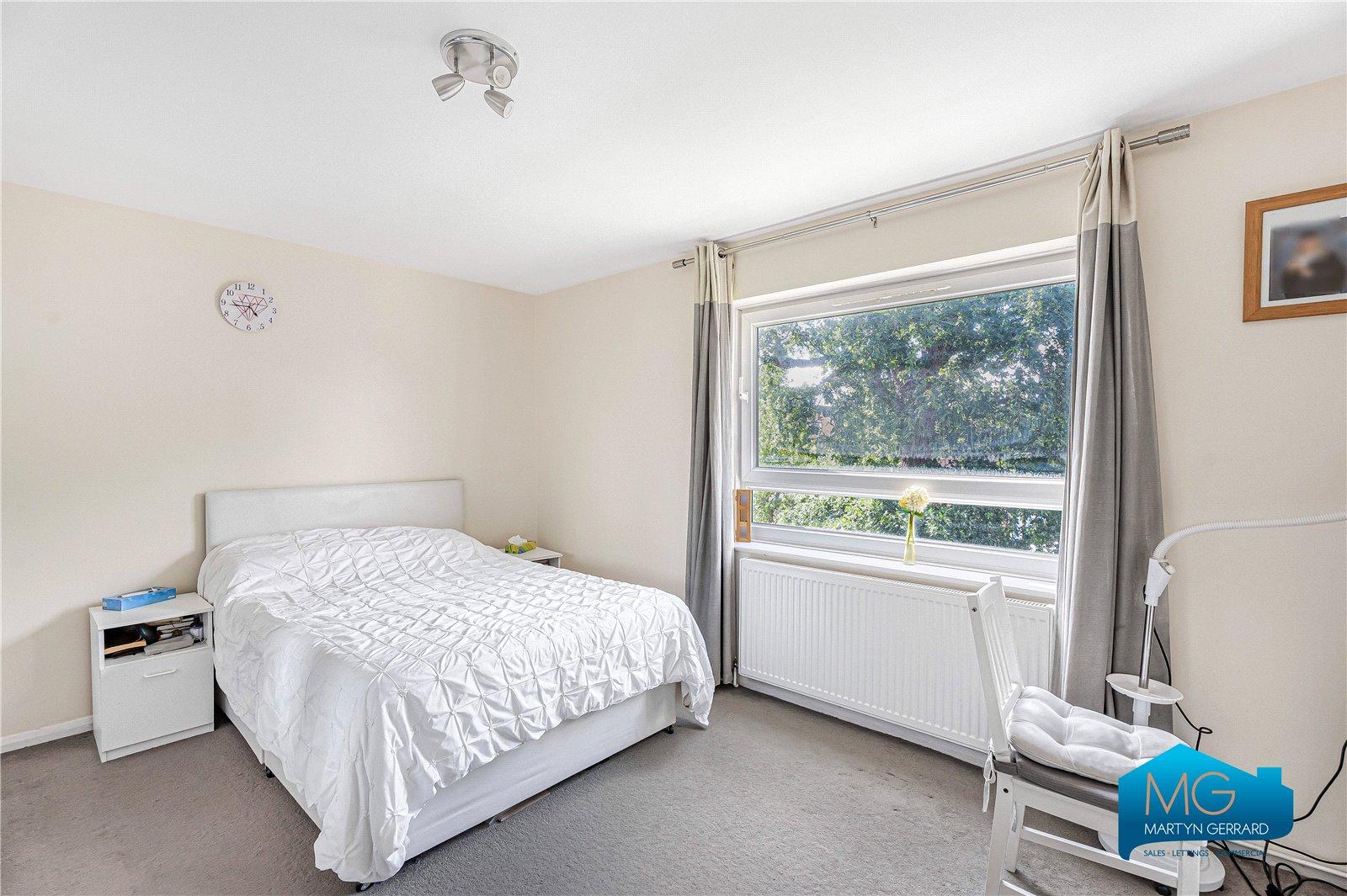 2 bedroom Apartment to rent - Martyn Gerrard
