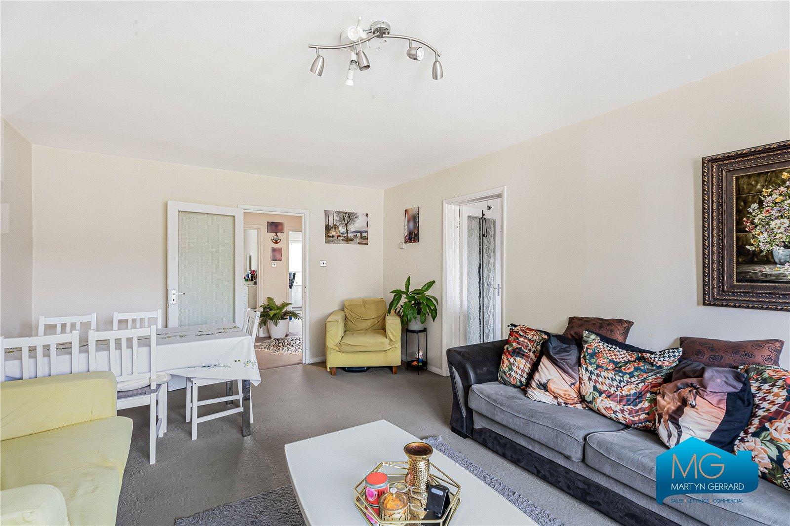 2 bedroom Apartment to rent - Martyn Gerrard