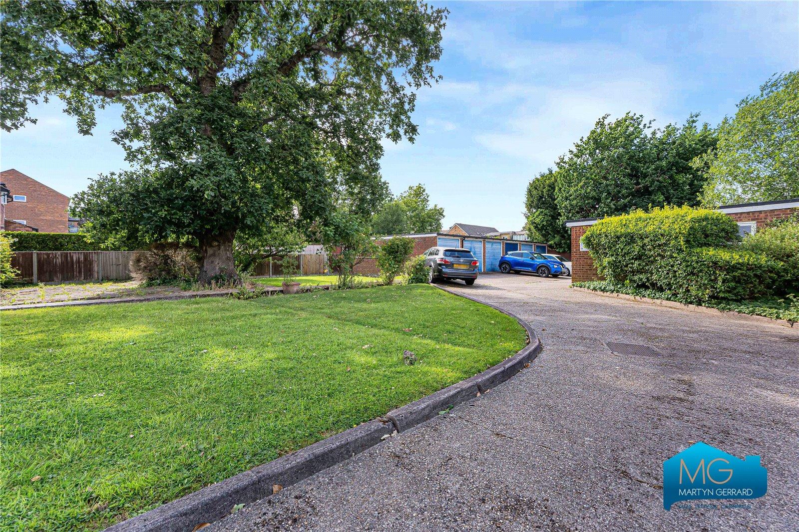 2 bedroom Apartment to rent - Martyn Gerrard