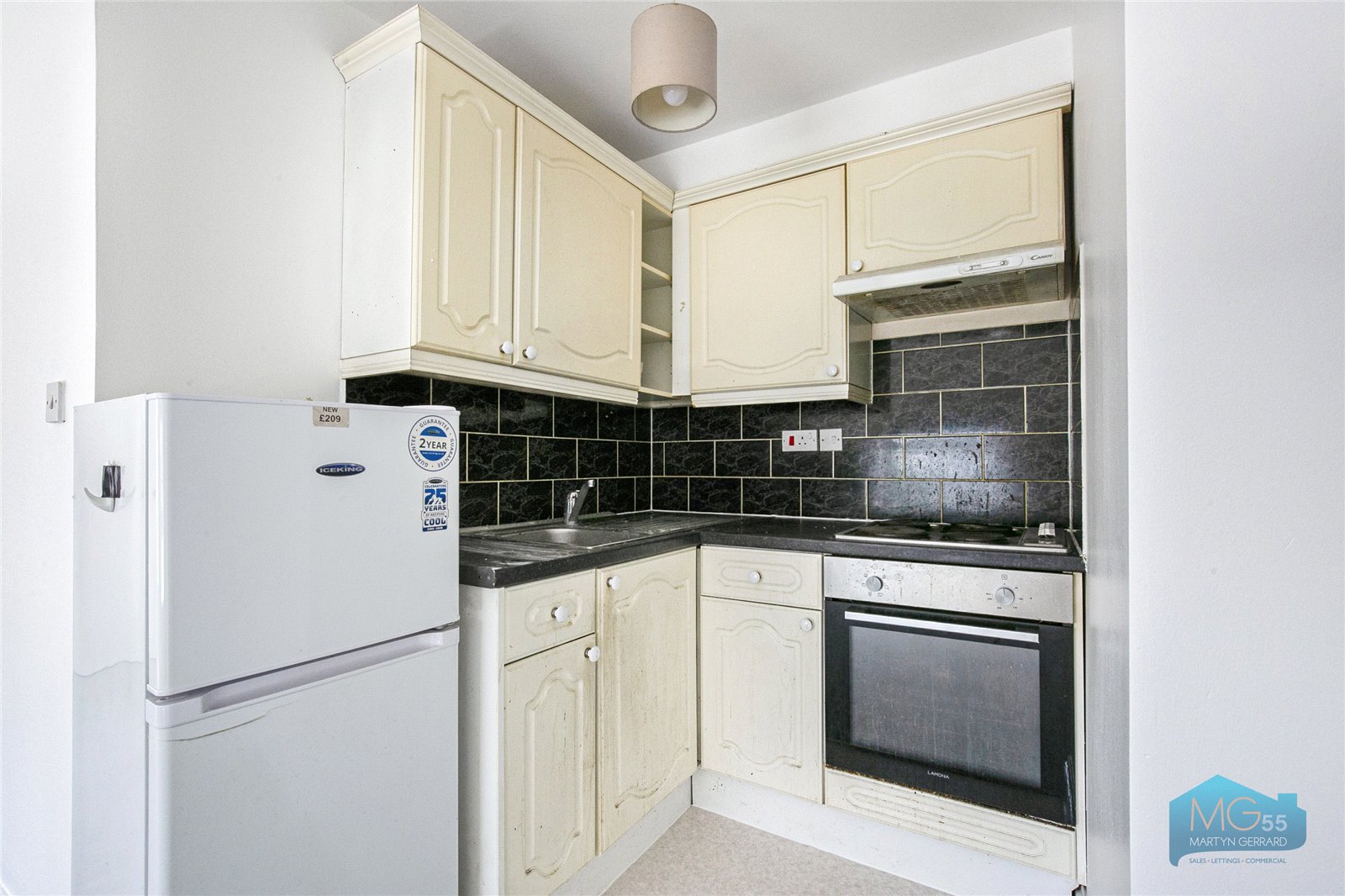 Apartment to rent - Martyn Gerrard