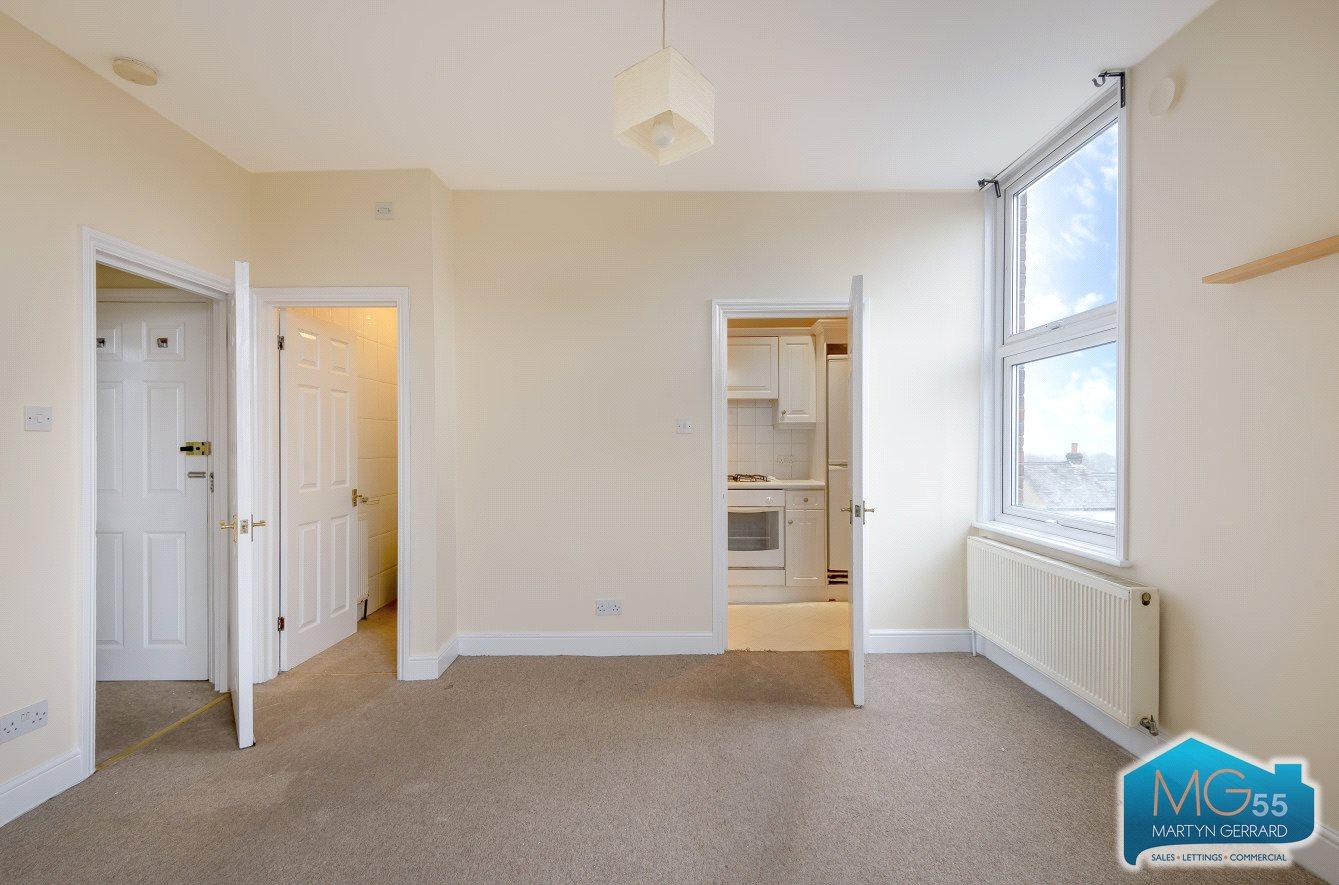 1 bedroom Apartment to rent - Martyn Gerrard