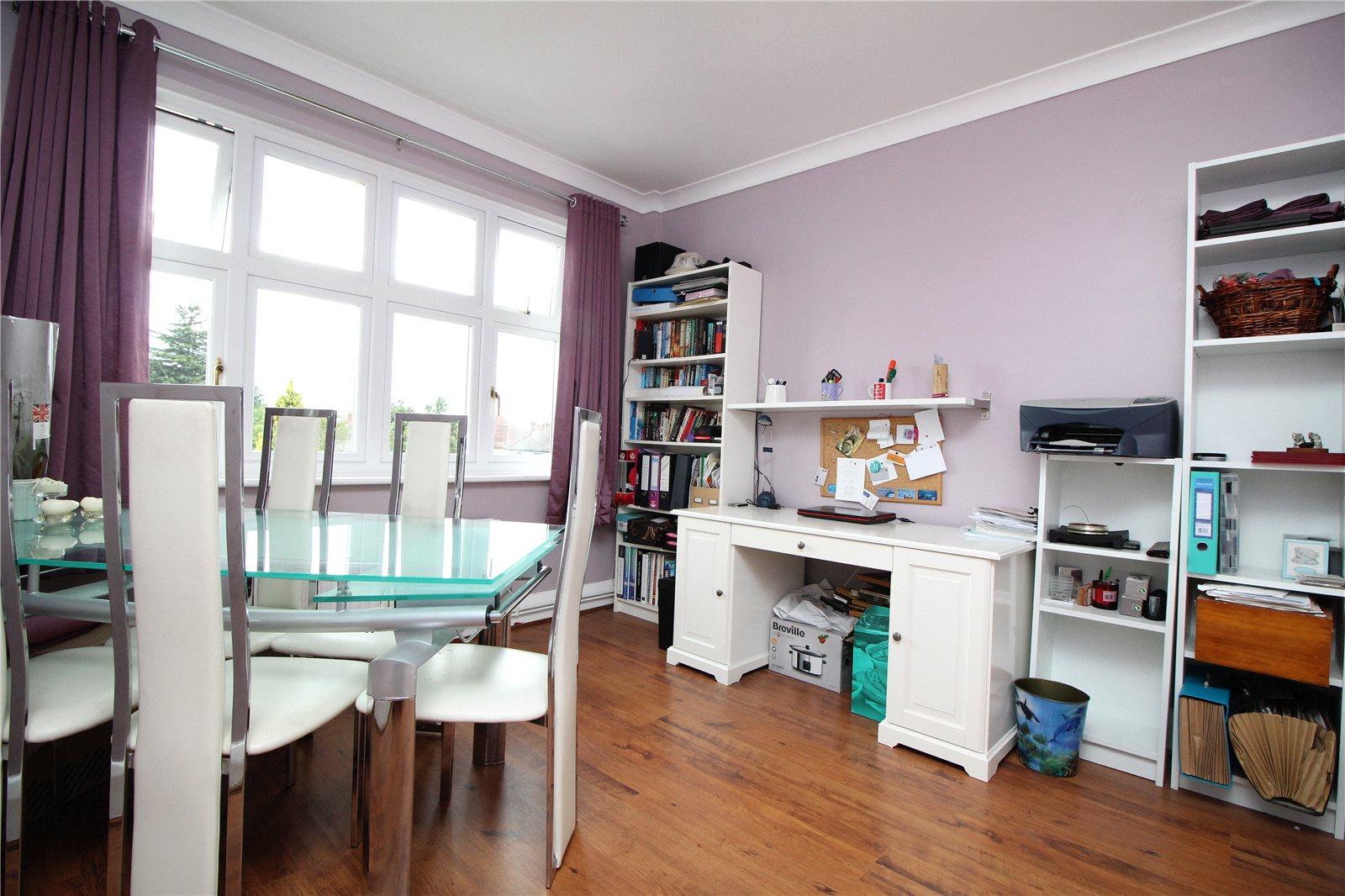 2 bedroom Apartment to rent - Martyn Gerrard