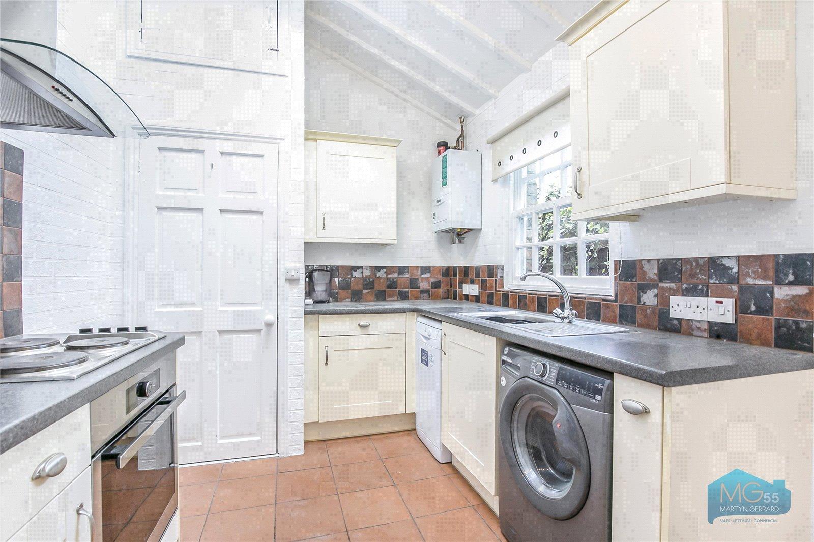 2 bedroom Terraced House to rent - Martyn Gerrard
