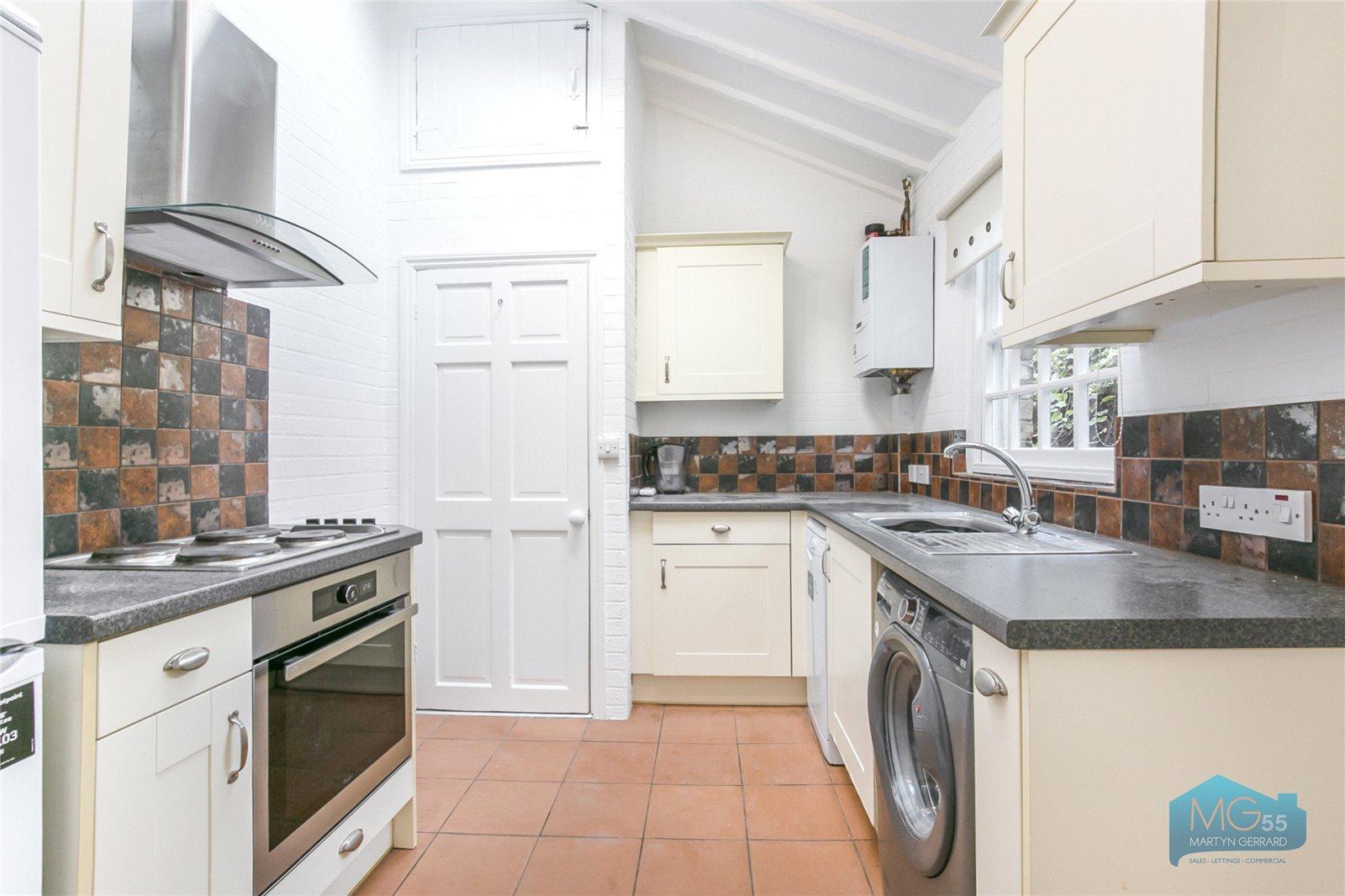 2 bedroom Terraced House to rent - Martyn Gerrard