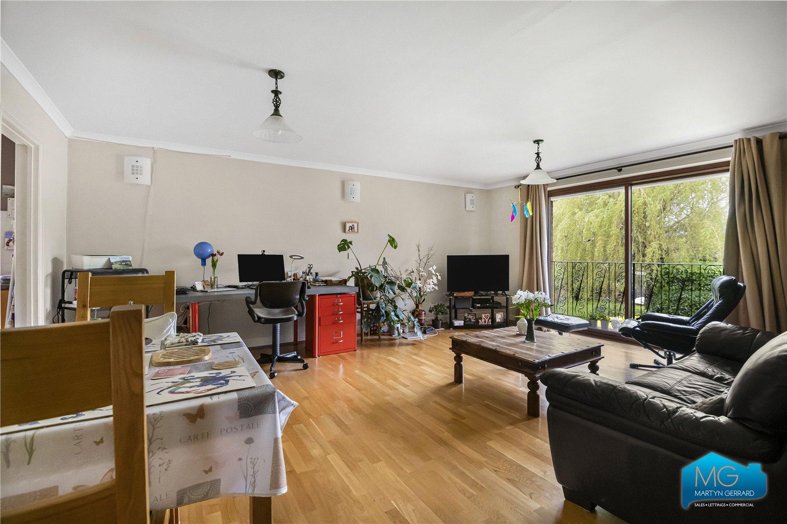 2 bedroom Apartment to rent - Martyn Gerrard