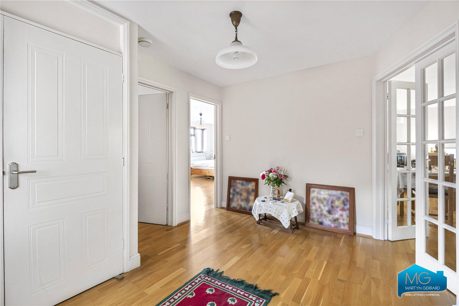 2 bedroom Apartment to rent - Martyn Gerrard