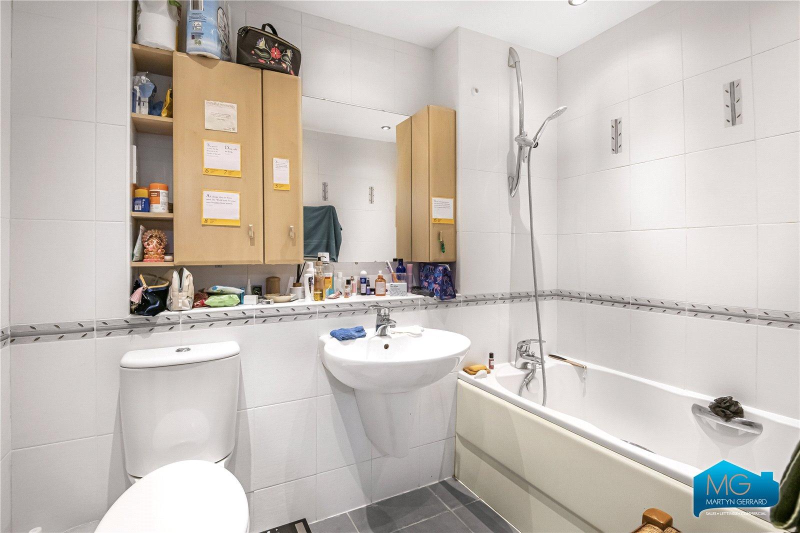 2 bedroom Apartment to rent - Martyn Gerrard
