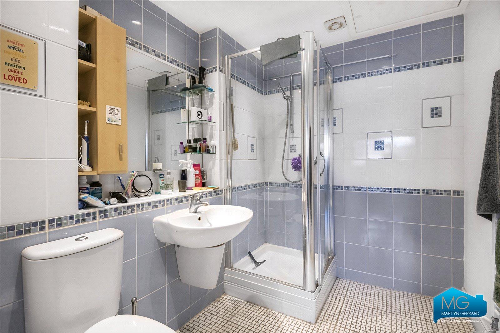 2 bedroom Apartment to rent - Martyn Gerrard