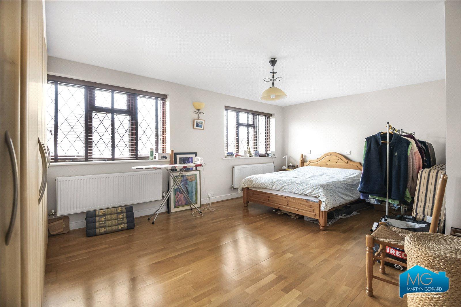 2 bedroom Apartment to rent - Martyn Gerrard