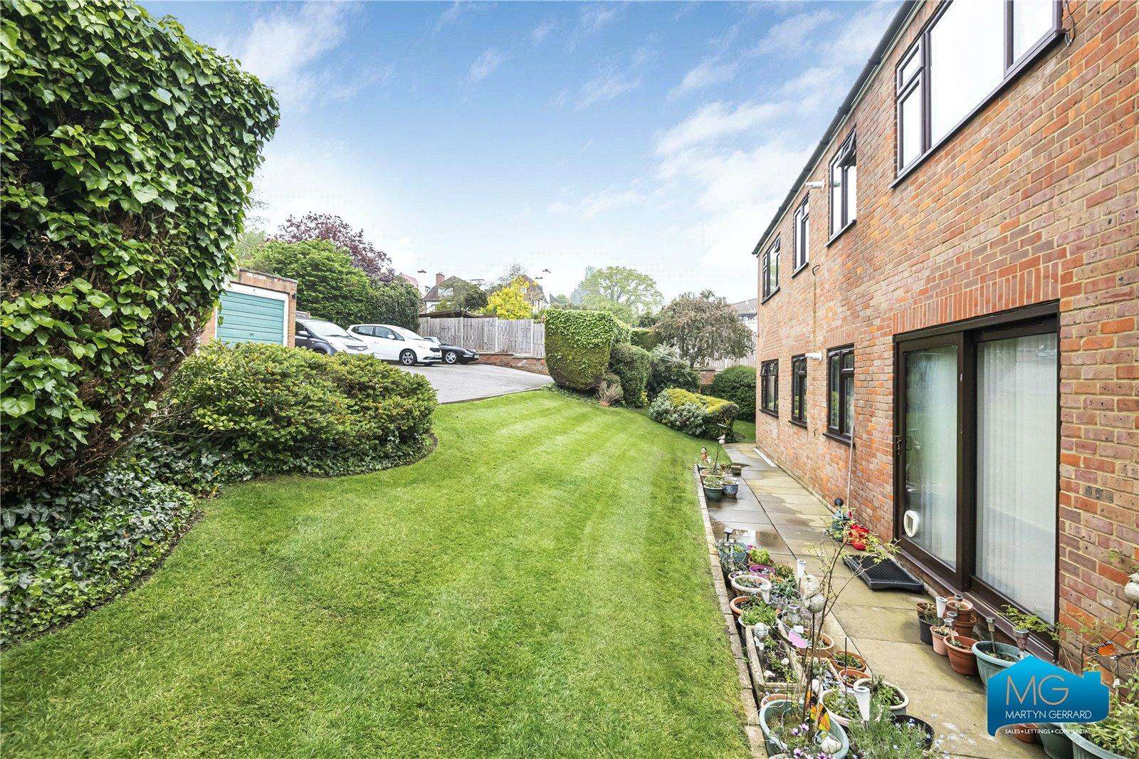 2 bedroom Apartment to rent - Martyn Gerrard