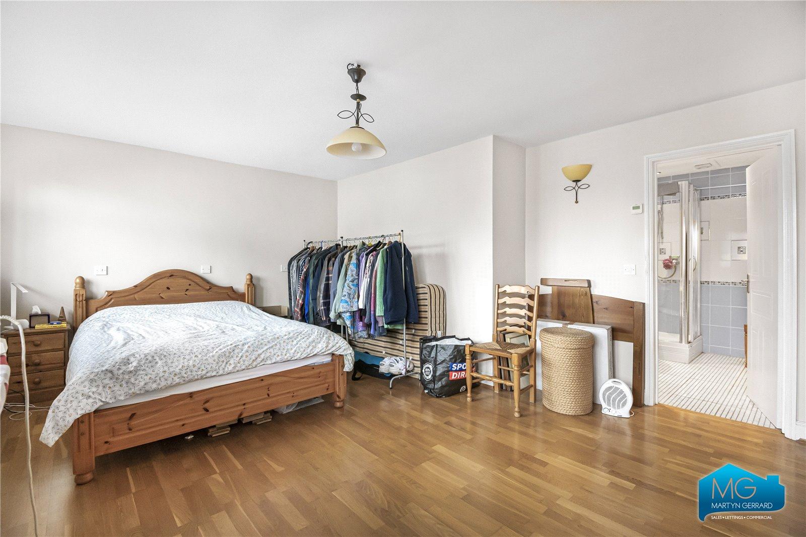 2 bedroom Apartment to rent - Martyn Gerrard