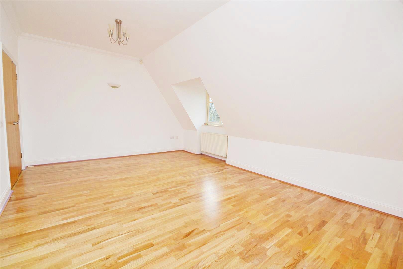 2 bedroom Apartment to rent + ' - Martyn Gerrard