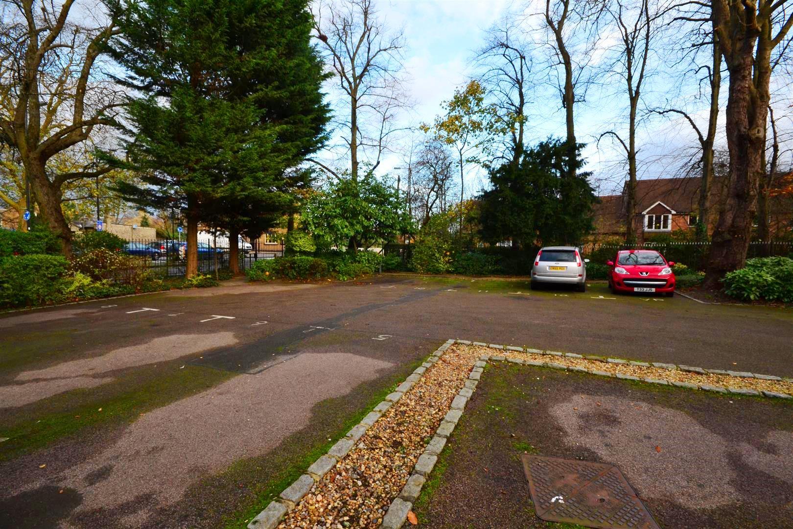 2 bedroom Apartment to rent - Martyn Gerrard