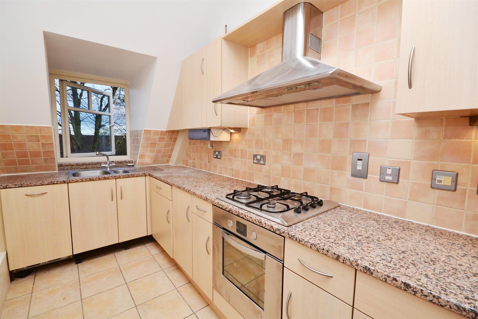 2 bedroom Apartment to rent - Martyn Gerrard