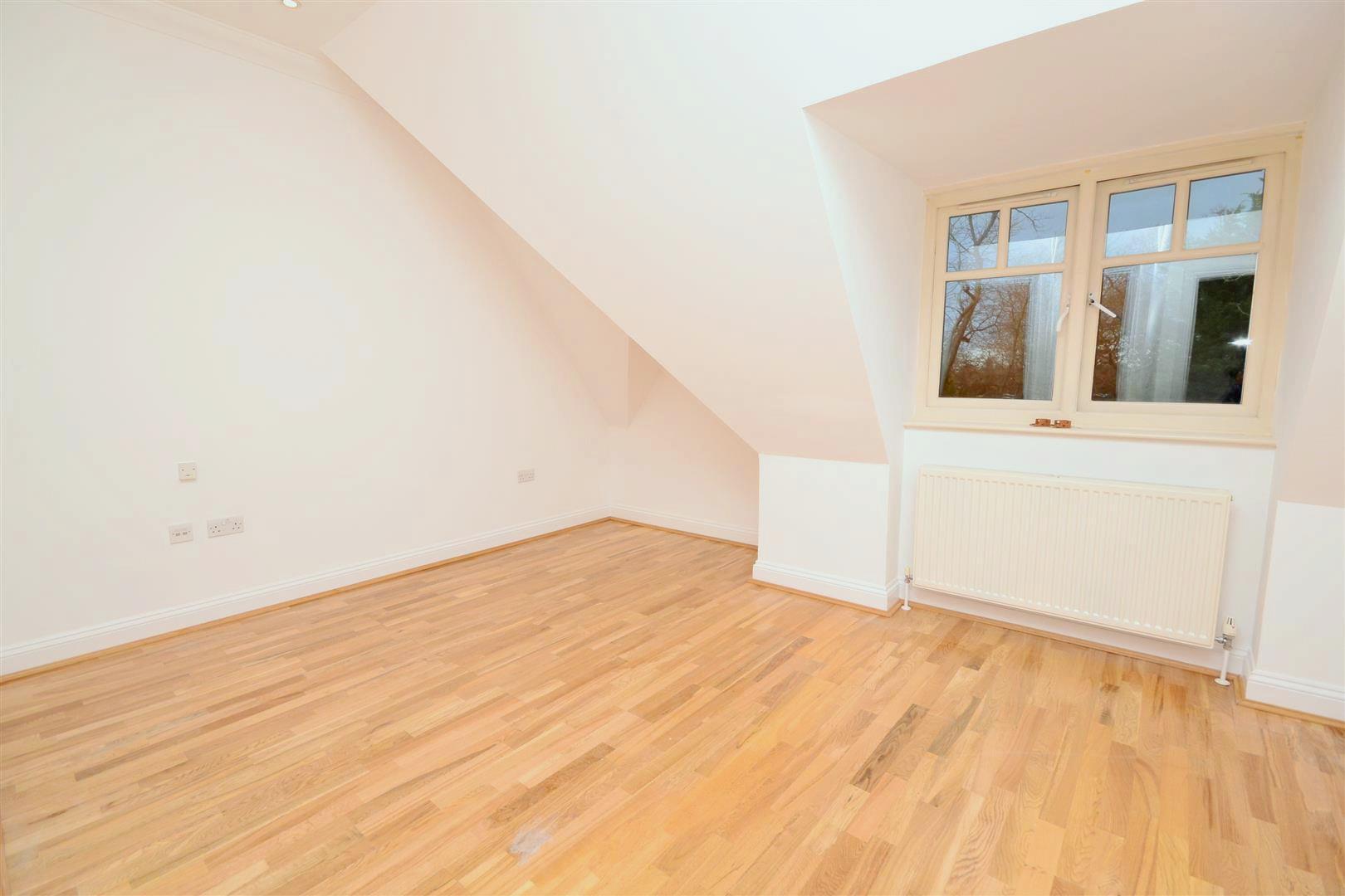 2 bedroom Apartment to rent - Martyn Gerrard