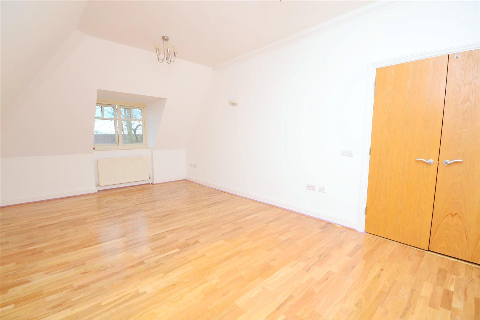 2 bedroom Apartment to rent - Martyn Gerrard