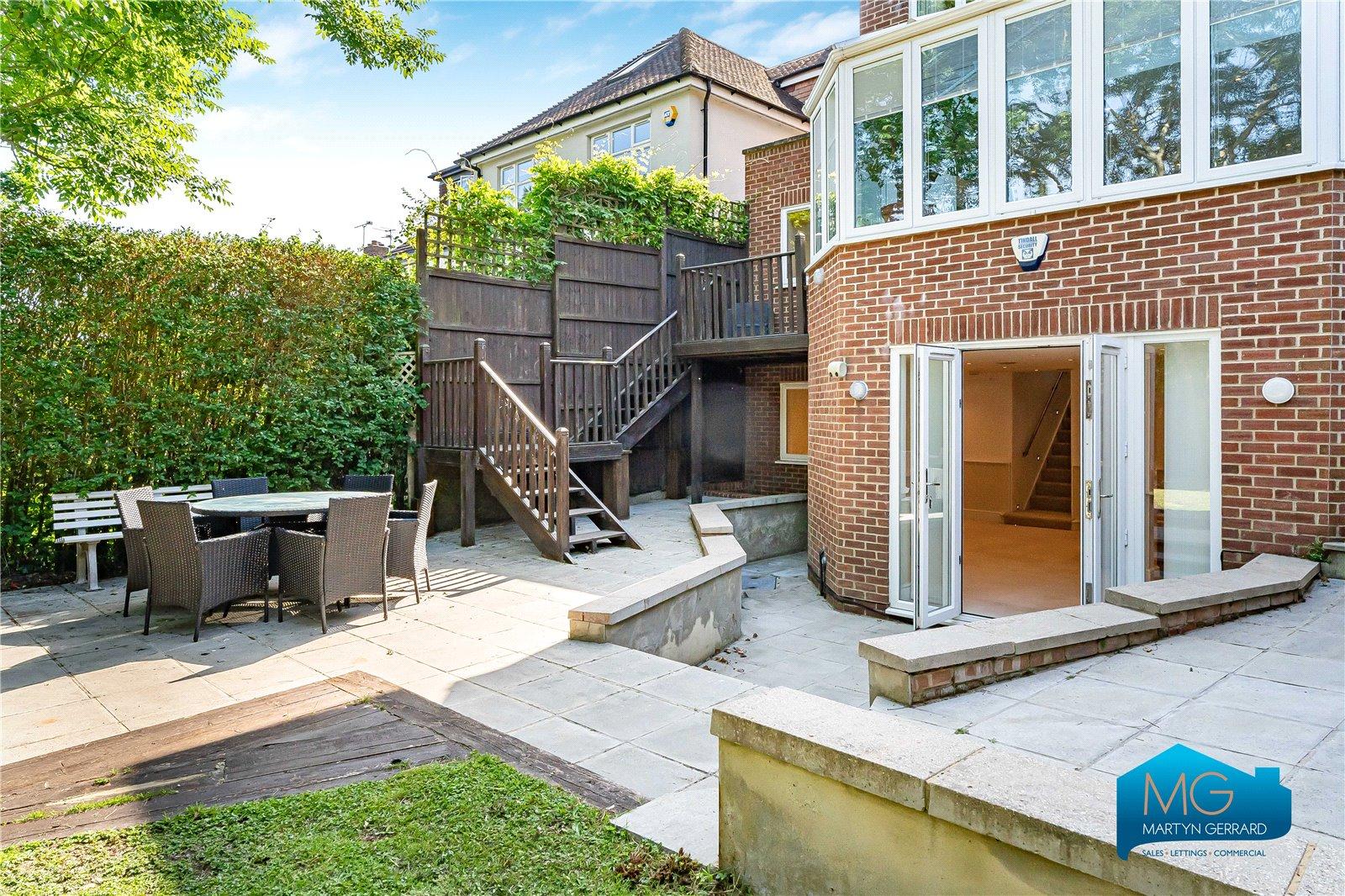 5 bedroom Detached House to rent - Martyn Gerrard