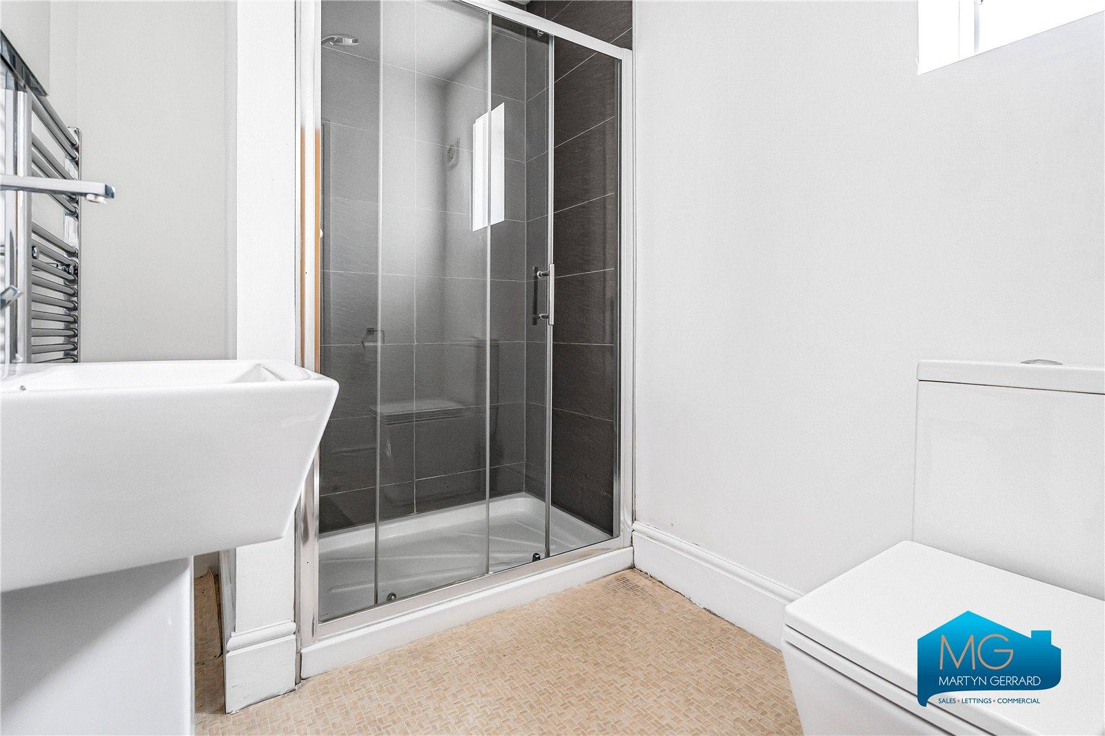 5 bedroom Detached House to rent - Martyn Gerrard