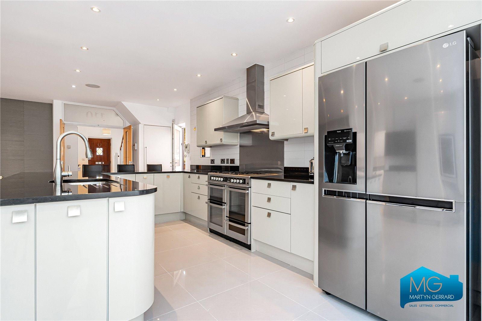 5 bedroom Detached House to rent - Martyn Gerrard