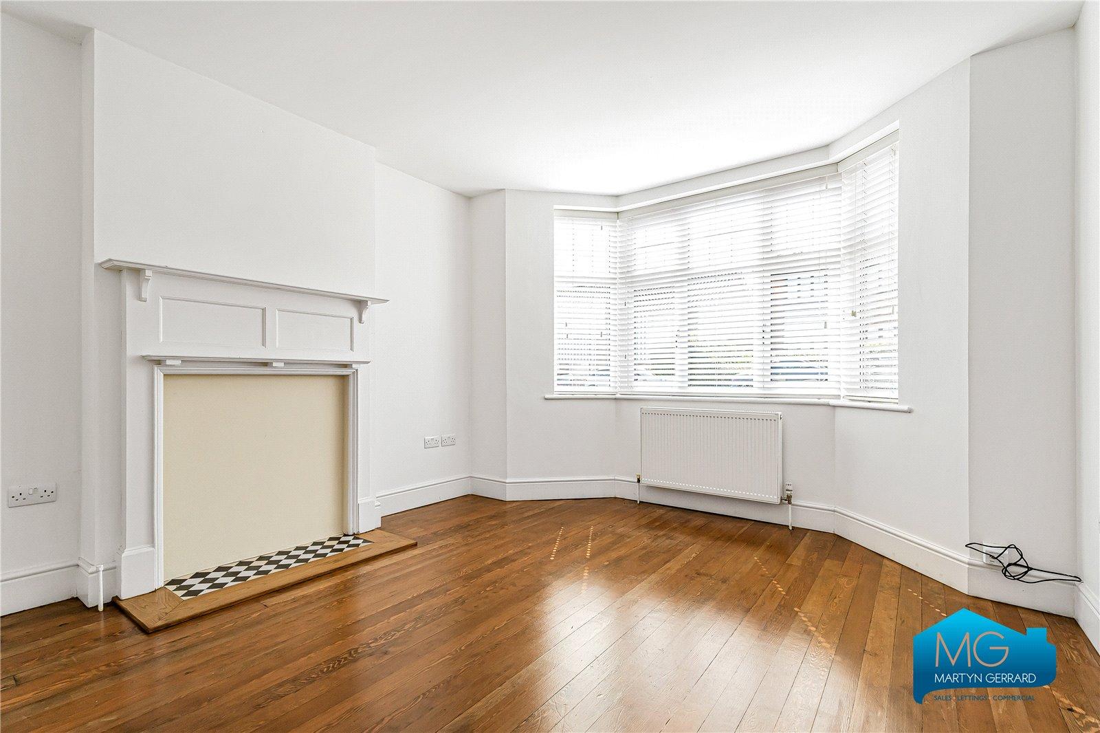5 bedroom Detached House to rent - Martyn Gerrard