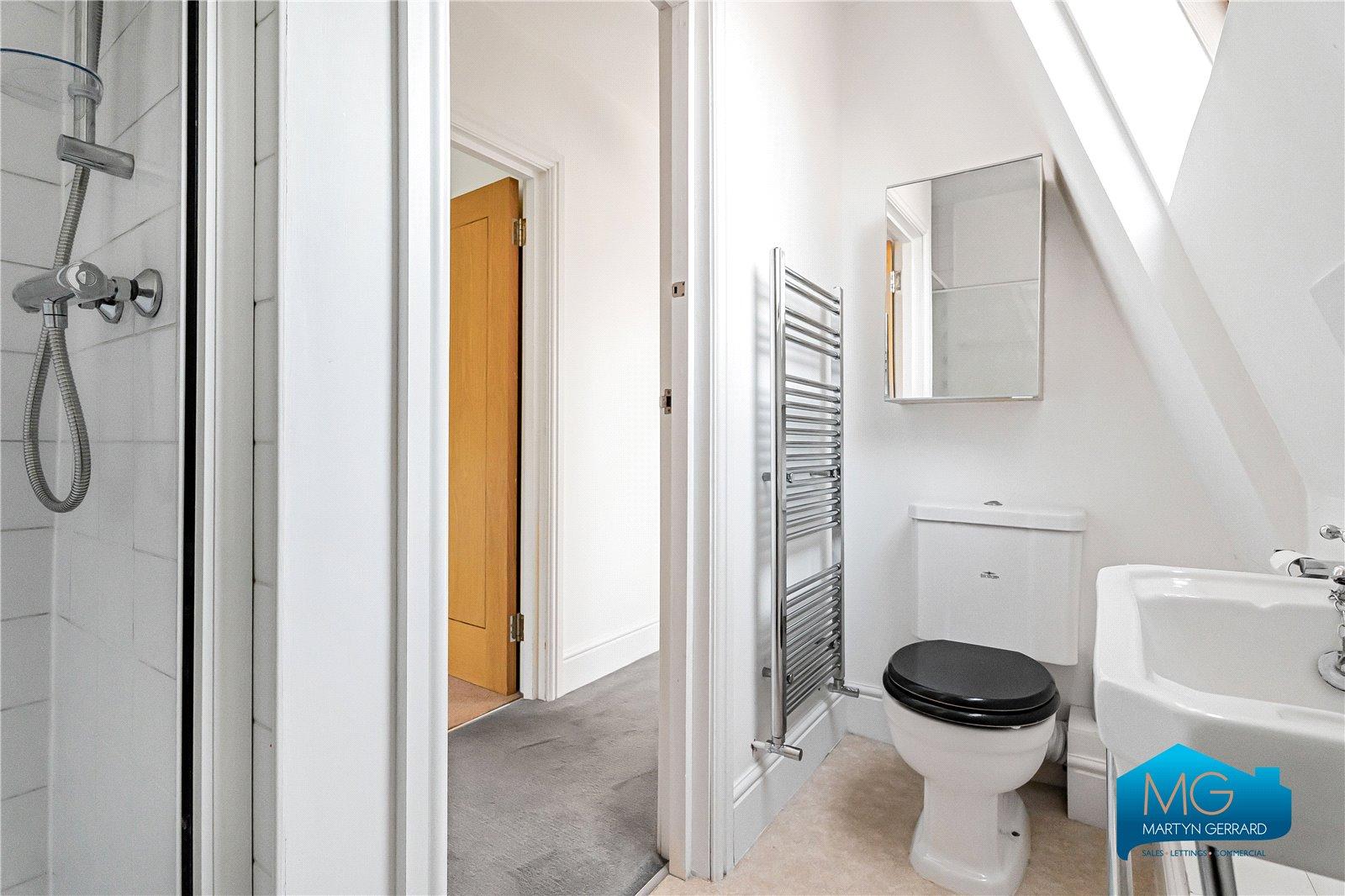 5 bedroom Detached House to rent - Martyn Gerrard