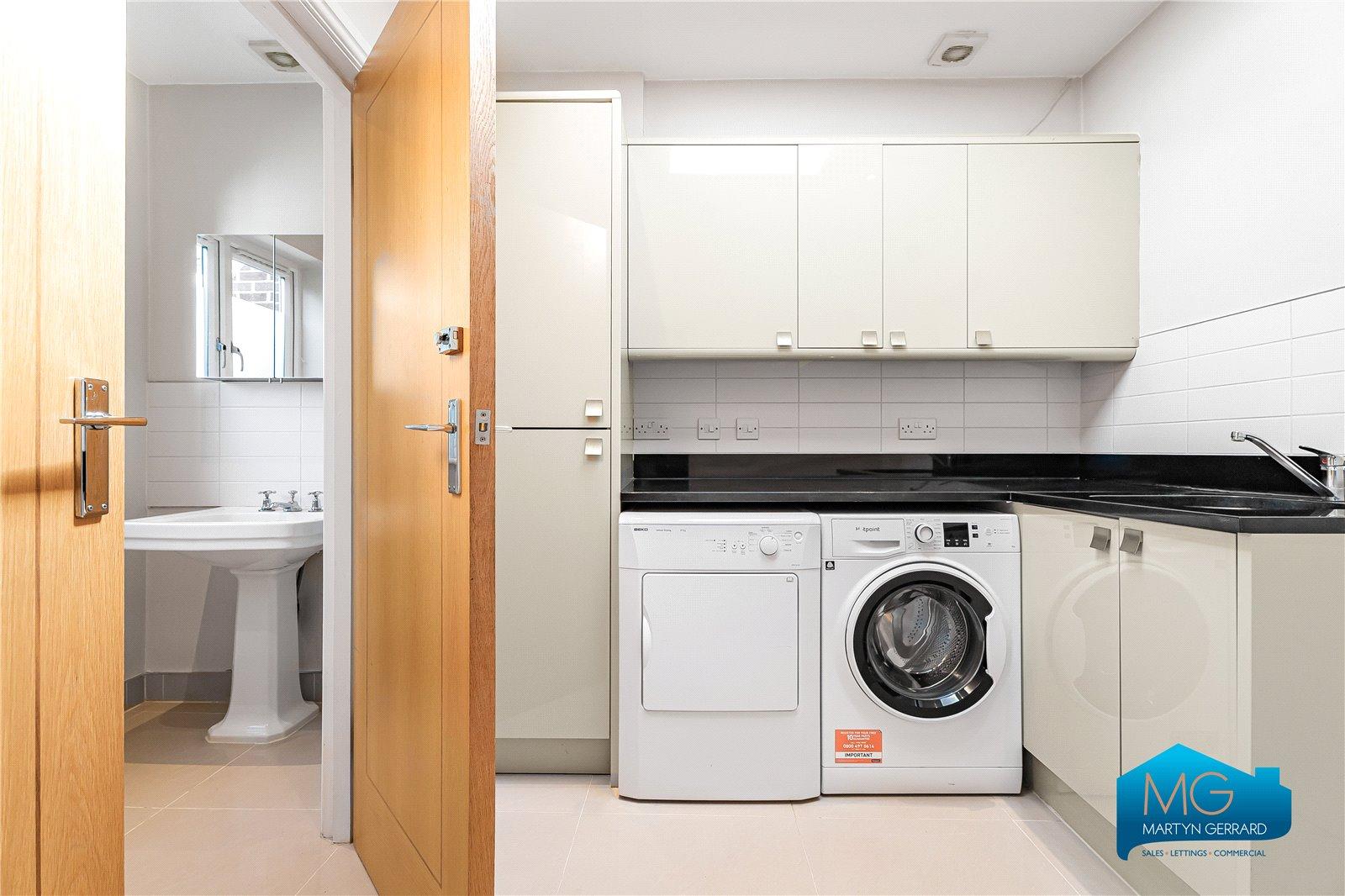 5 bedroom Detached House to rent - Martyn Gerrard