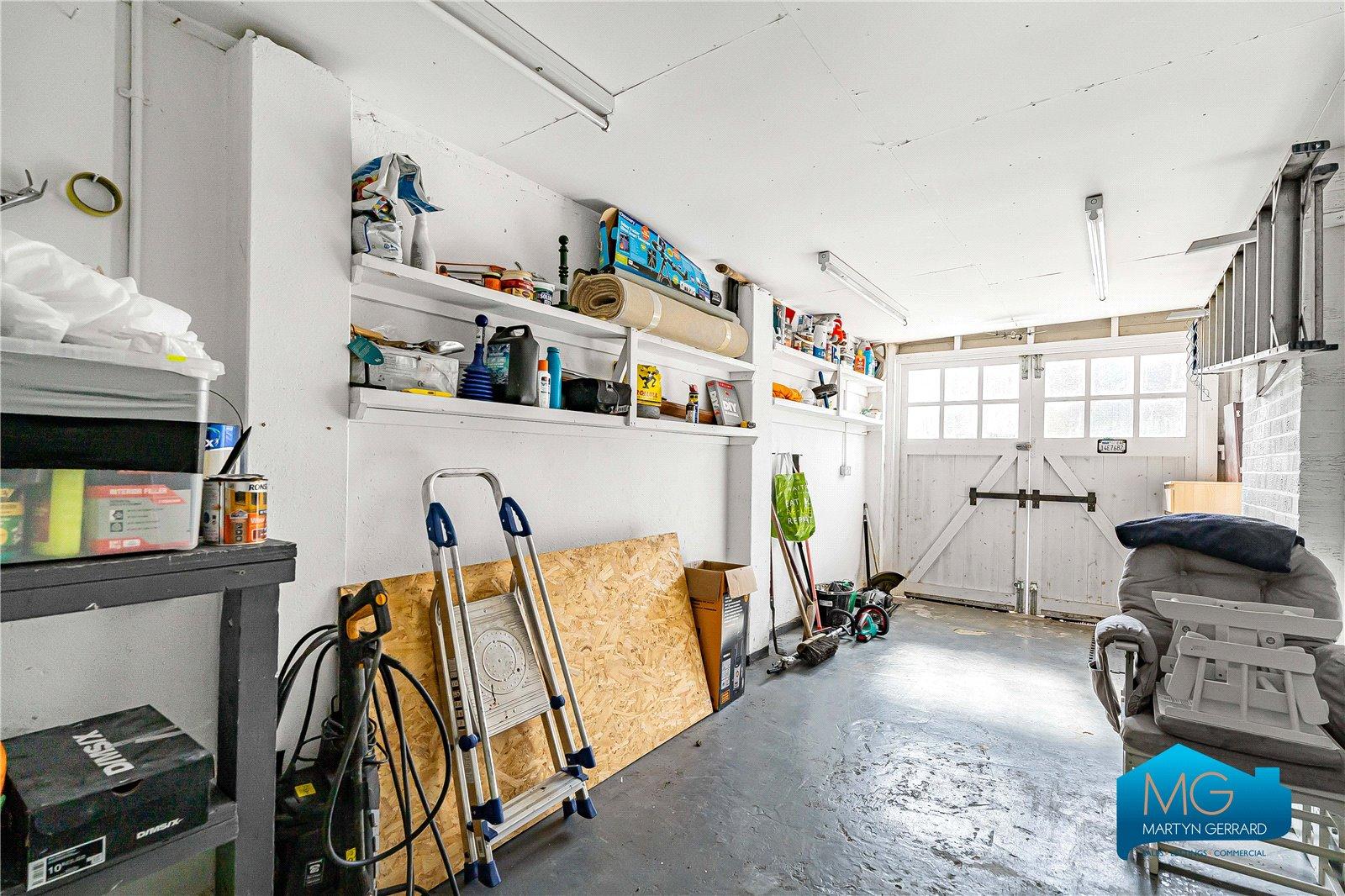 5 bedroom Detached House to rent - Martyn Gerrard