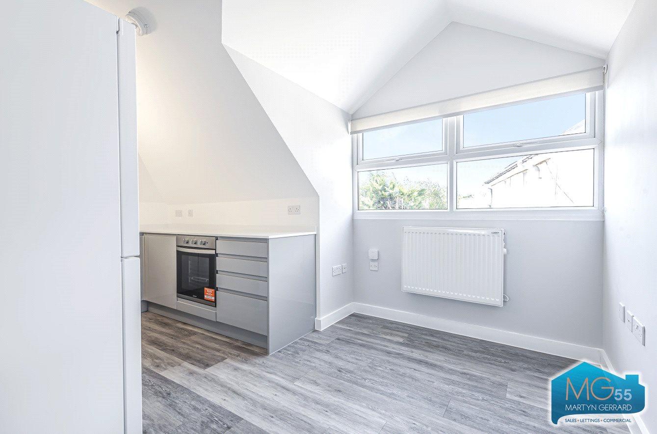 2 bedroom Apartment to rent - Martyn Gerrard