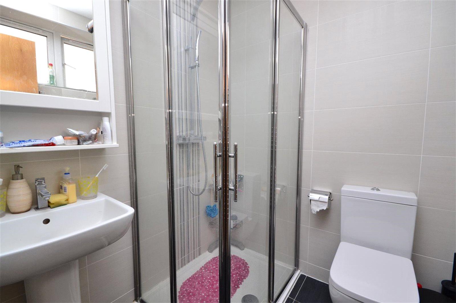 4 bedroom Semi-Detached House to rent - Martyn Gerrard
