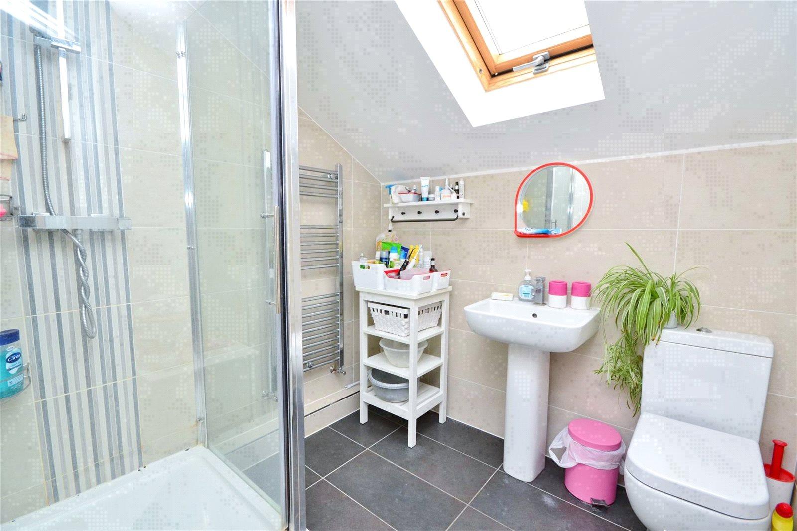 4 bedroom Semi-Detached House to rent - Martyn Gerrard