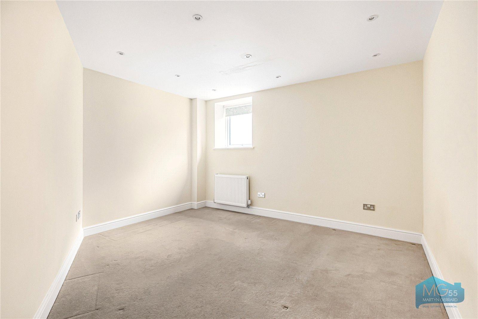 2 bedroom Apartment to rent - Martyn Gerrard