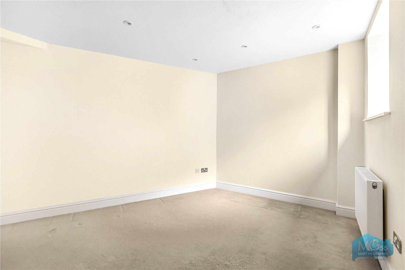 2 bedroom Apartment to rent - Martyn Gerrard