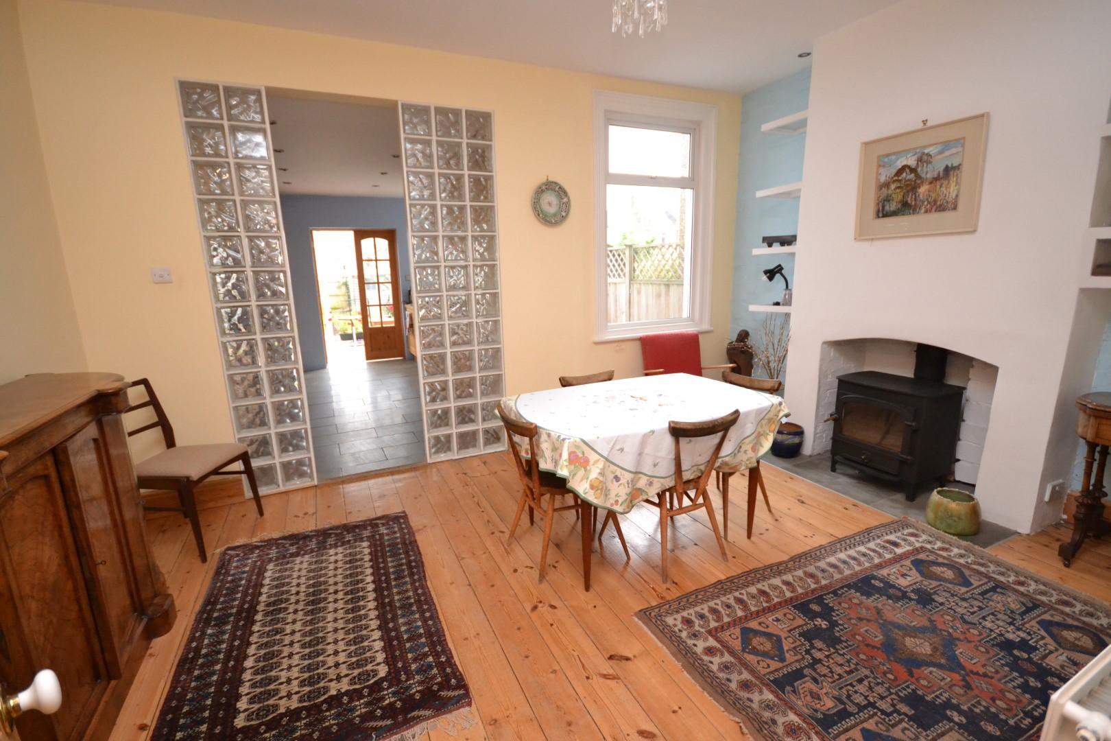 3 bedroom Detached House to rent - Martyn Gerrard