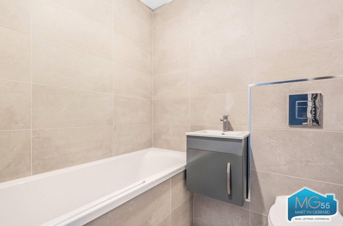 2 bedroom Apartment to rent - Martyn Gerrard