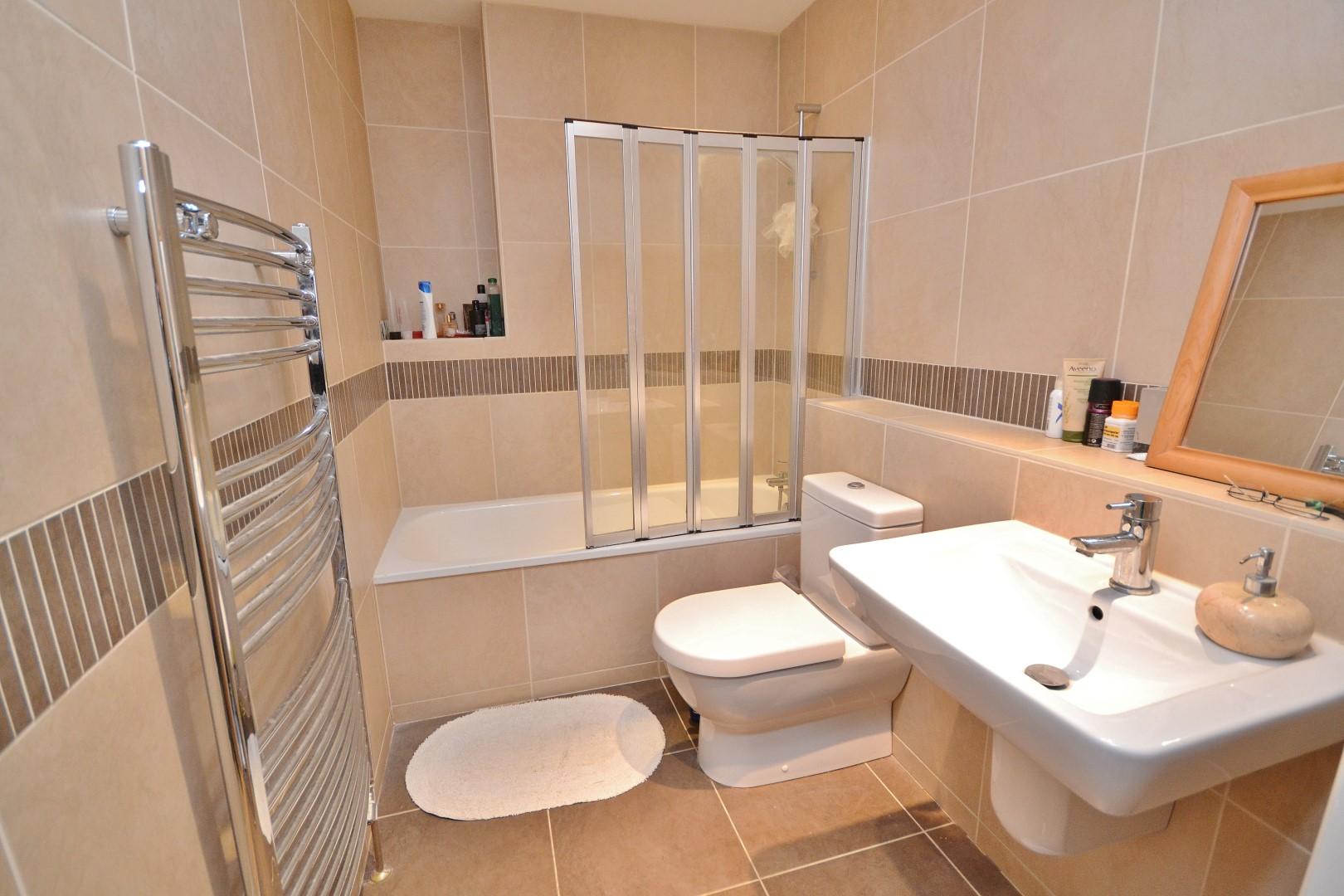 1 bedroom Ground Floor Flat to rent - Martyn Gerrard