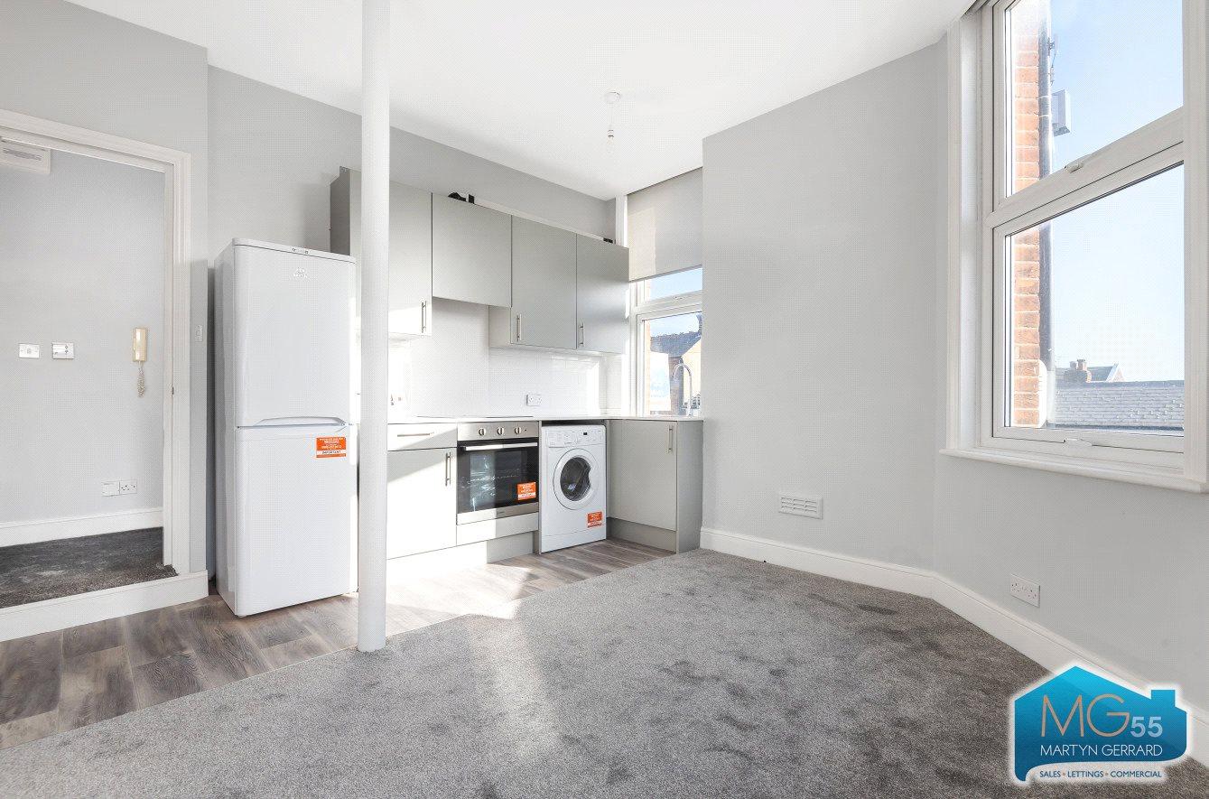 1 bedroom Apartment to rent - Martyn Gerrard