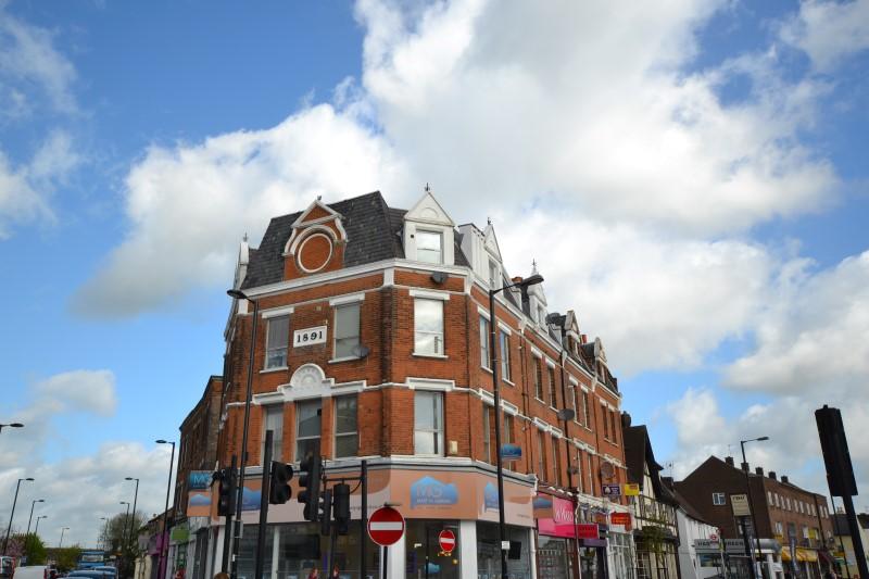 2 bedroom Apartment to rent - Martyn Gerrard