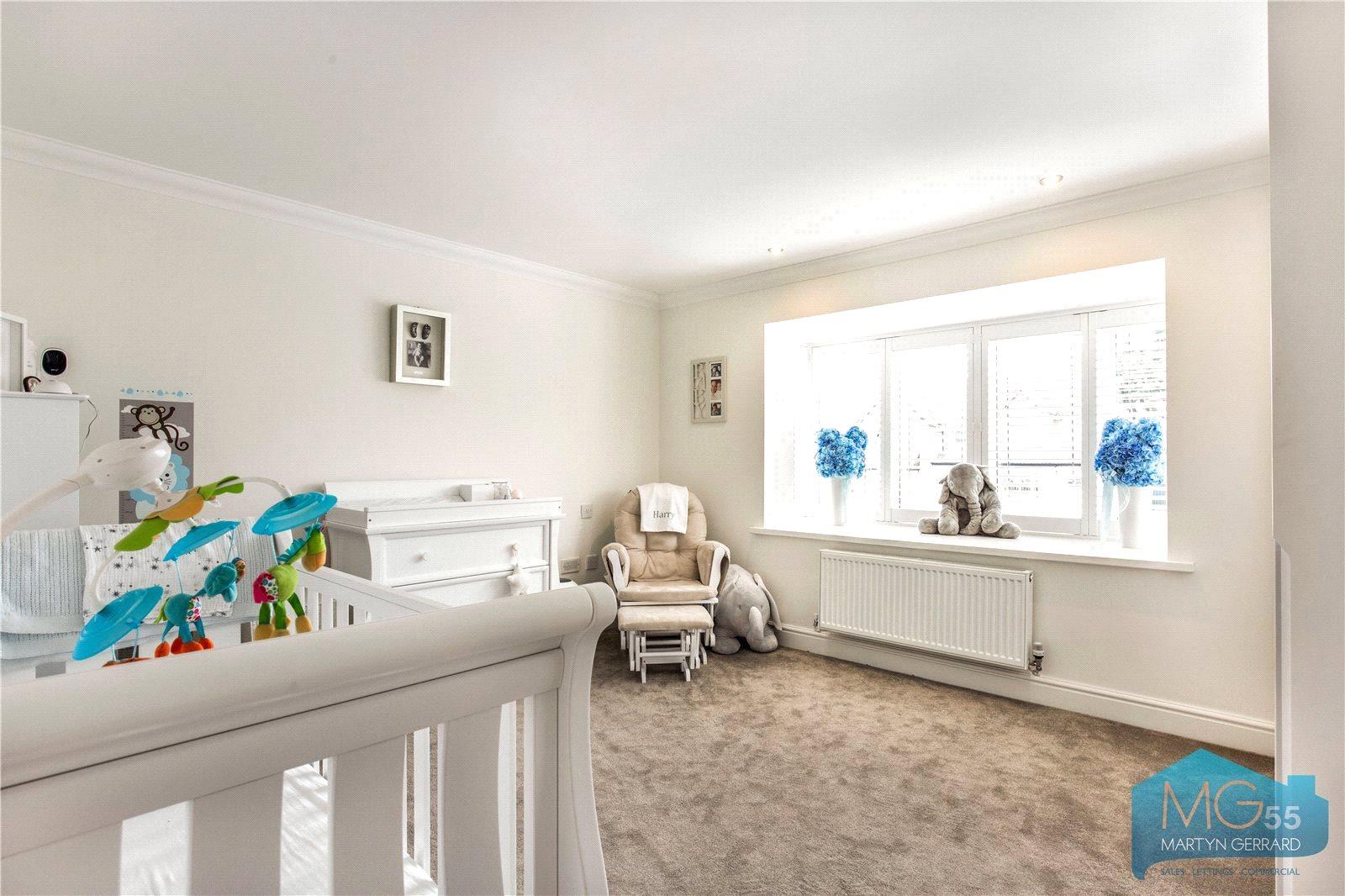 6 bedroom Detached House to rent - Martyn Gerrard