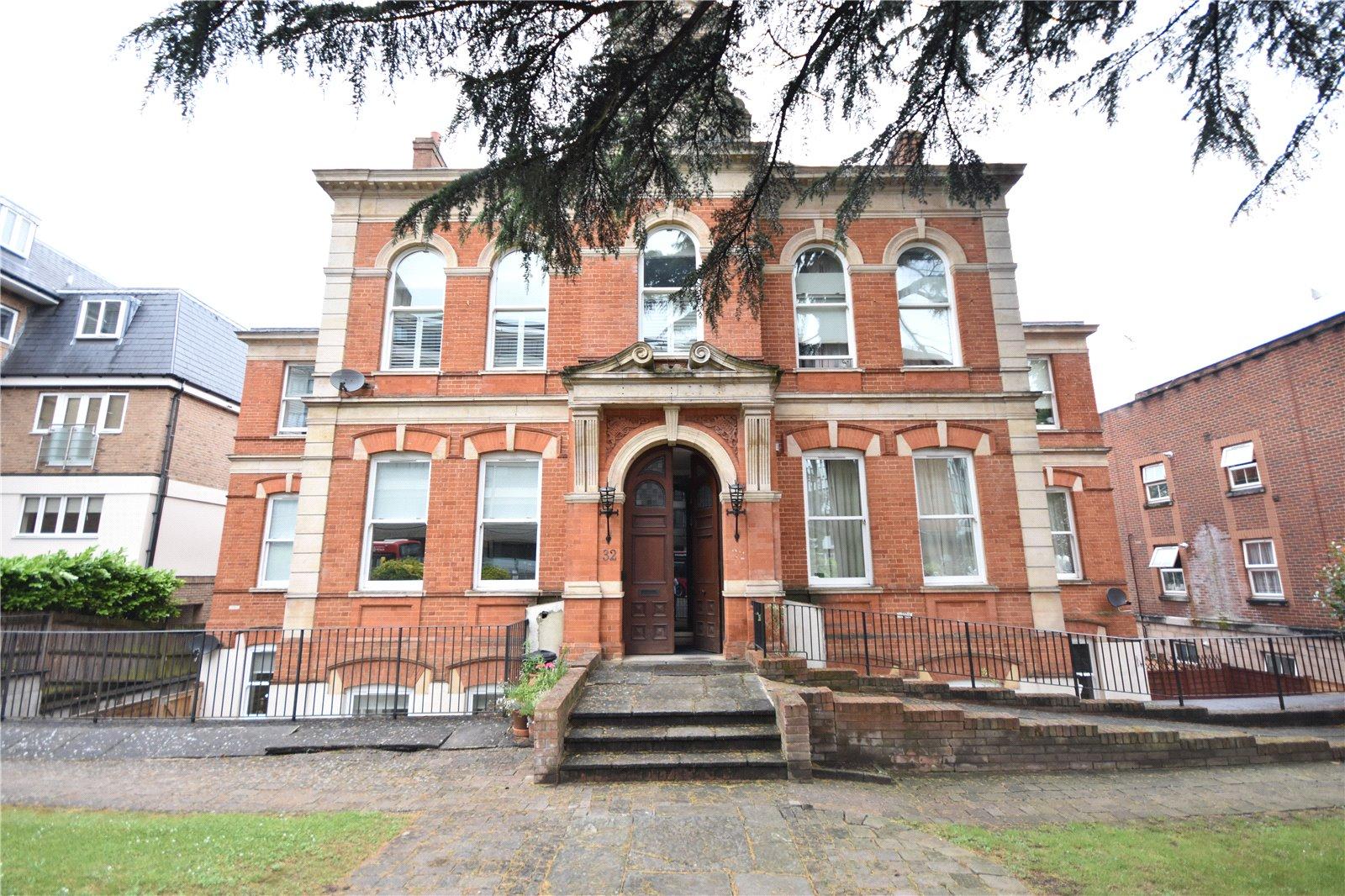 2 bedroom Apartment to rent - Martyn Gerrard