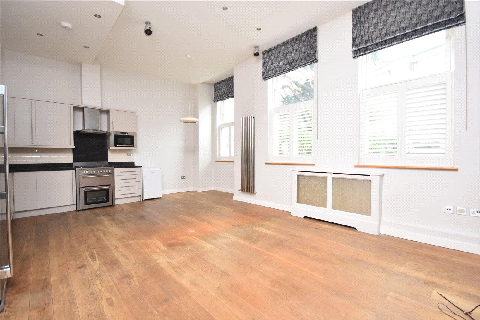 2 bedroom Apartment to rent - Martyn Gerrard