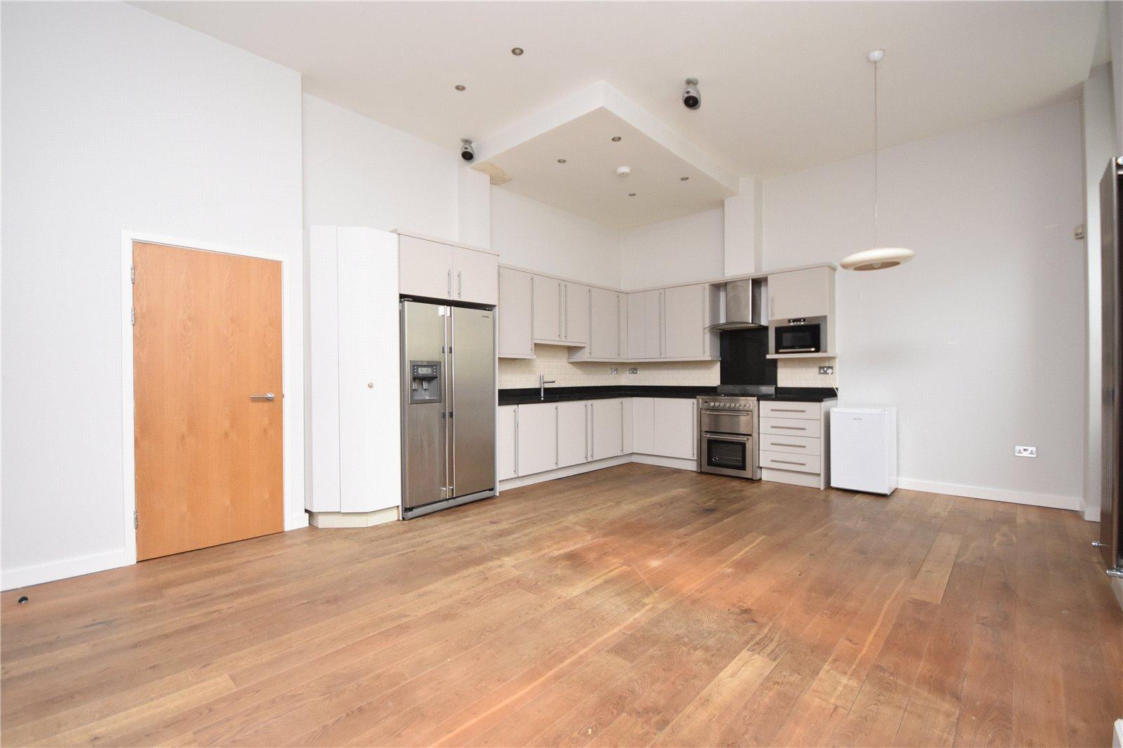 2 bedroom Apartment to rent - Martyn Gerrard