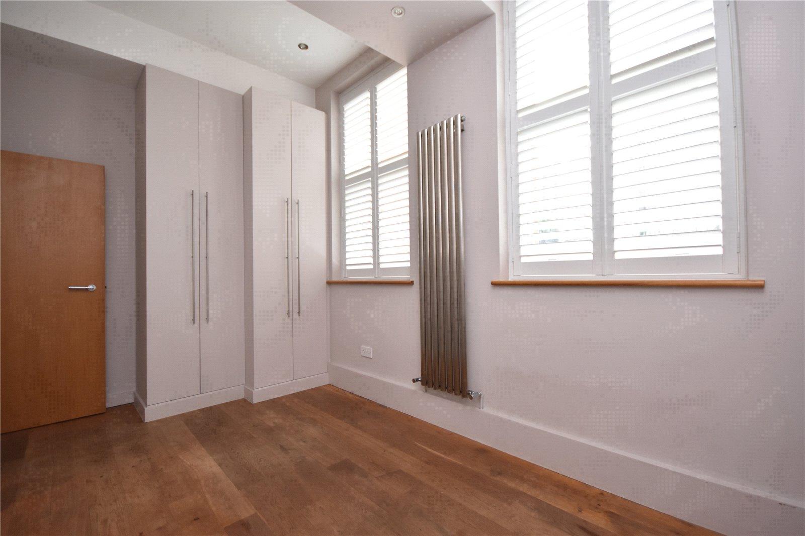 2 bedroom Apartment to rent - Martyn Gerrard