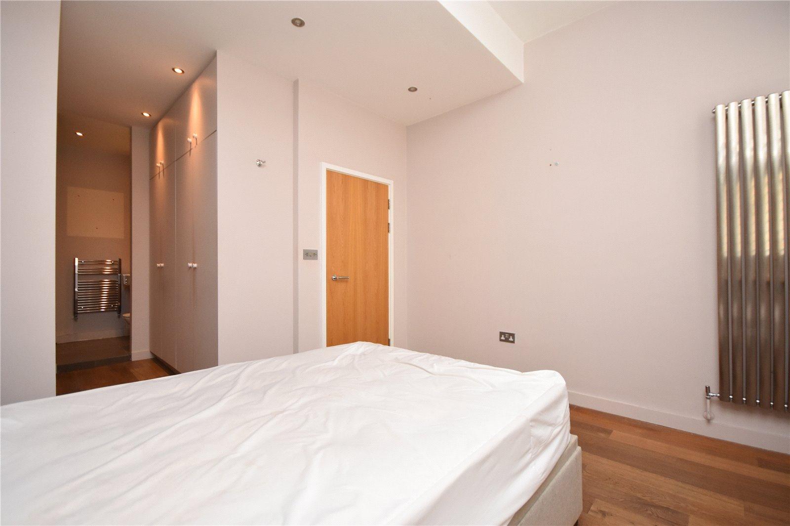 2 bedroom Apartment to rent - Martyn Gerrard