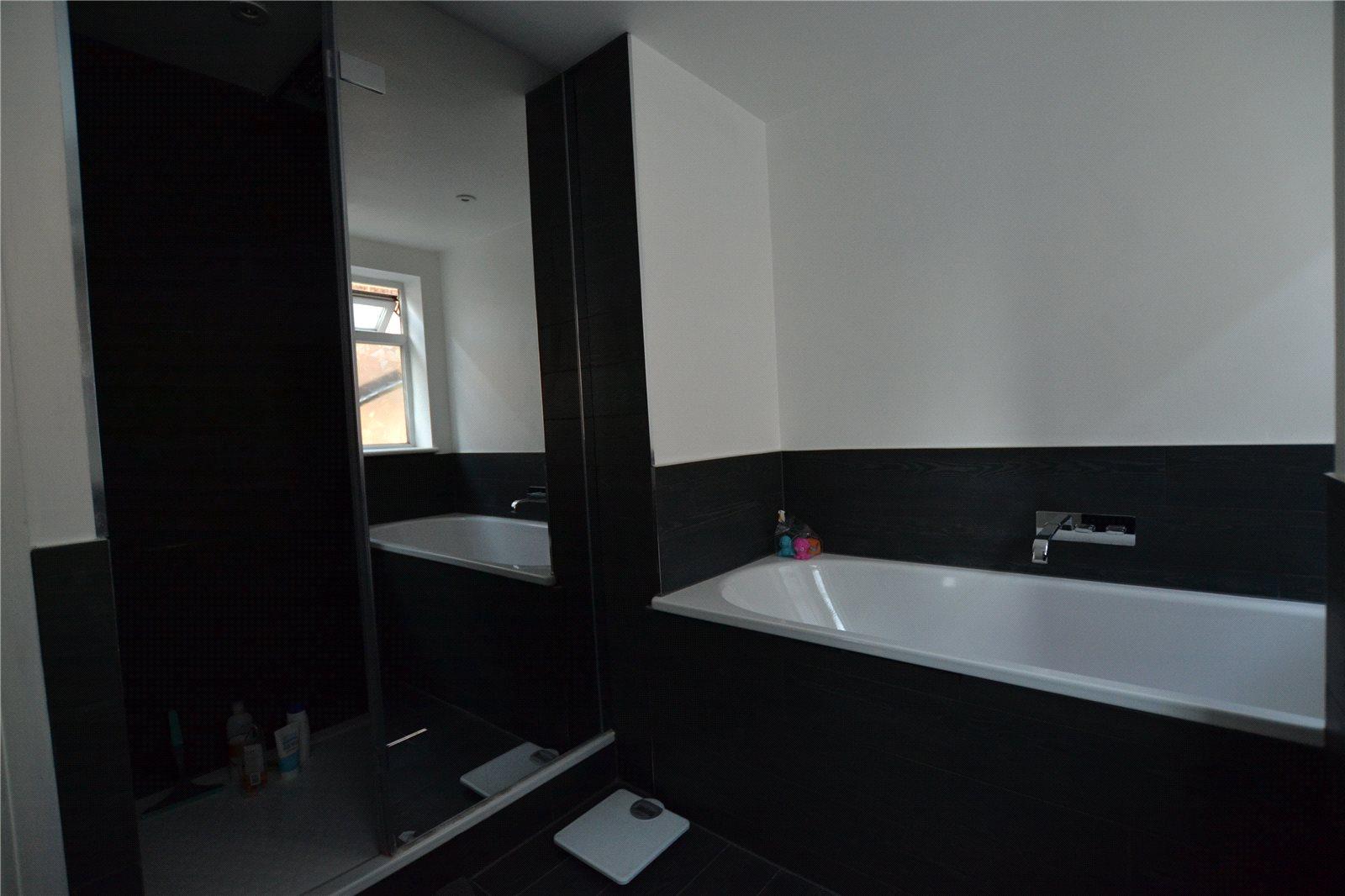 2 bedroom Apartment to rent - Martyn Gerrard