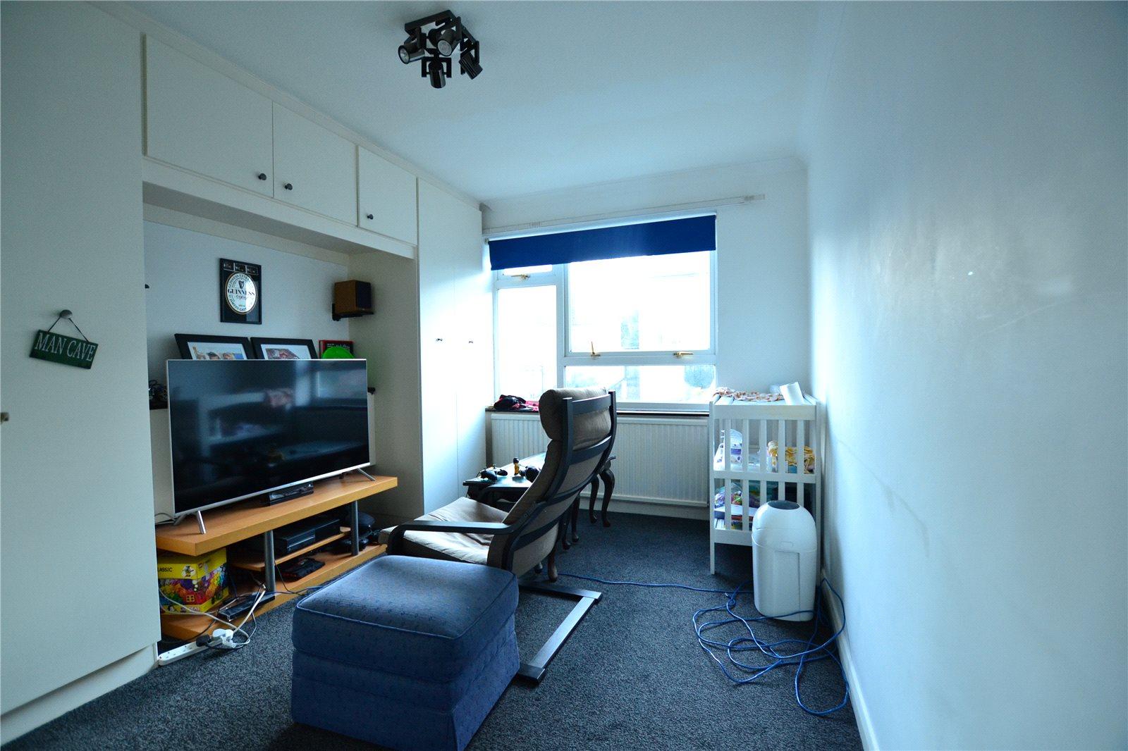 2 bedroom Apartment to rent - Martyn Gerrard